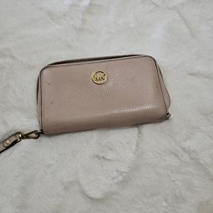 Michael kors pink wallet
